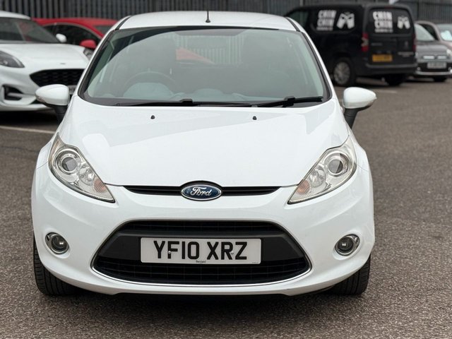 2010 FORD FIESTA - Photo 5