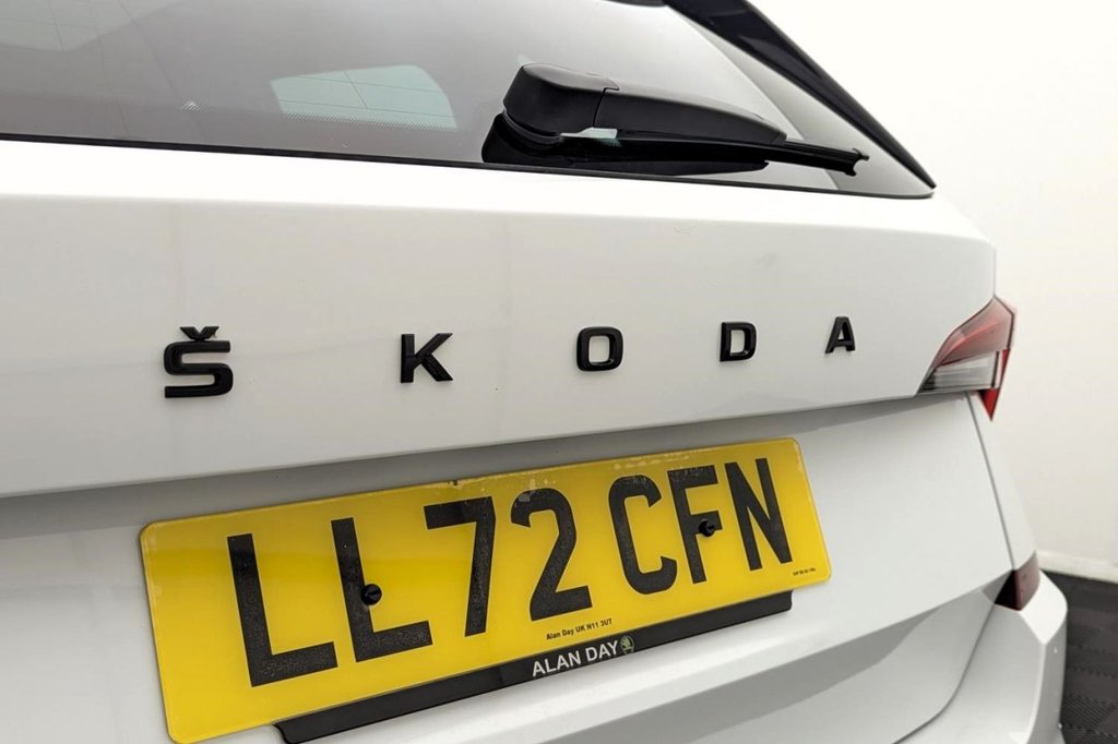 USED 2022 72 SKODA KAMIQ 1.0 TSI Monte Carlo SUV 5dr Petrol DSG Euro 6 (s/s) (110 ps) Pan Roof, Car Play, Sat Nav
