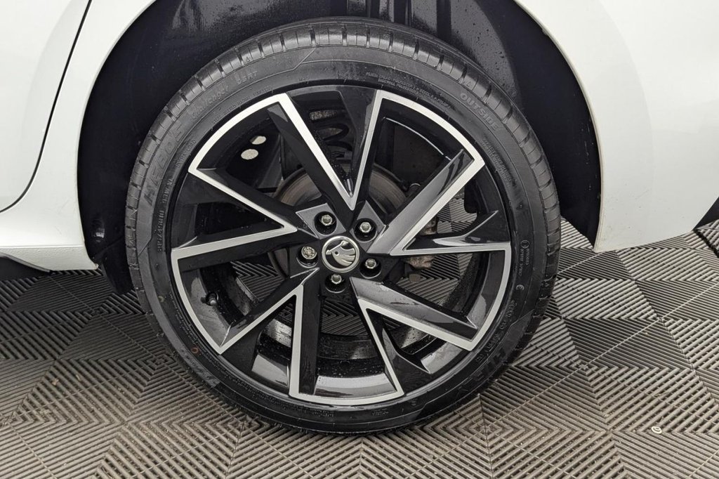 USED 2022 72 SKODA KAMIQ 1.0 TSI Monte Carlo SUV 5dr Petrol DSG Euro 6 (s/s) (110 ps) Pan Roof, Car Play, Sat Nav
