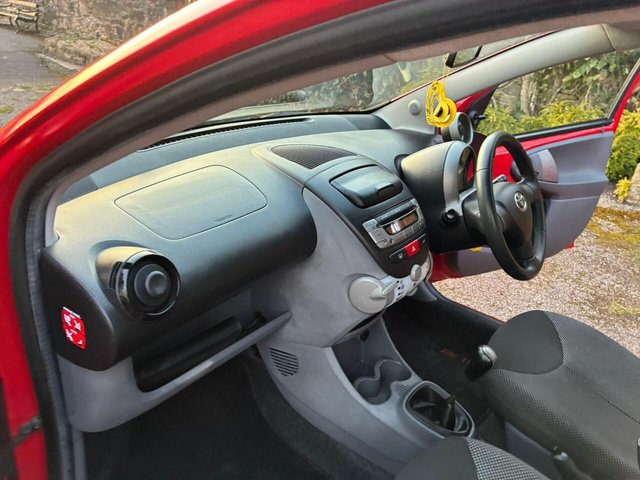 2011 TOYOTA AYGO - Photo 12