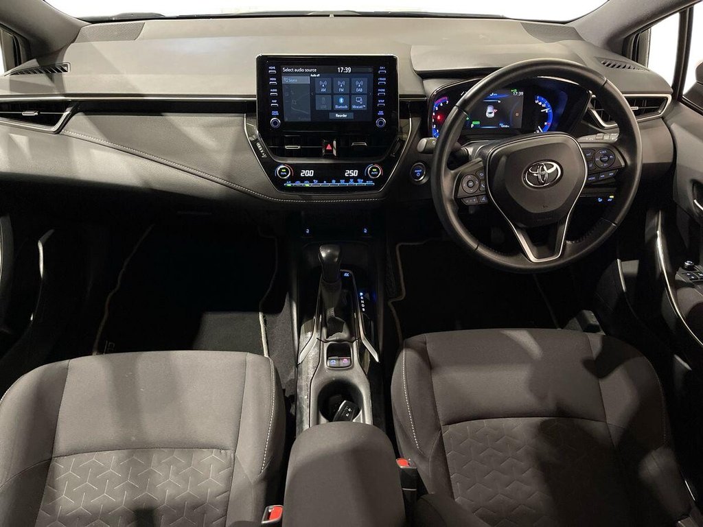 USED 2022 71 TOYOTA COROLLA 1.8 VVT-h GPF Icon Tech Hatchback 5dr Petrol Hybrid CVT Euro 6 (s/s) (122 ps) Great Service History