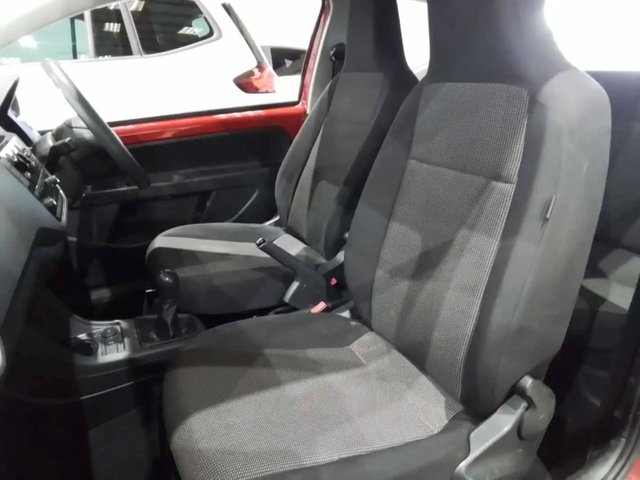 2017 VOLKSWAGEN UP! - Photo 3