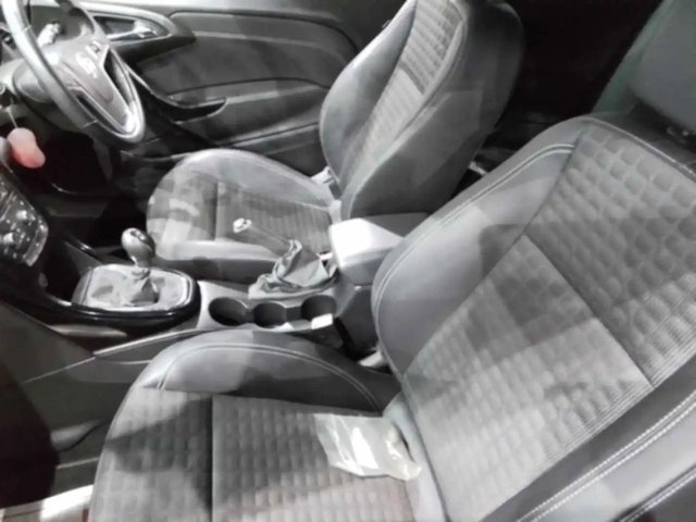 2017 VAUXHALL ASTRA GTC - Photo 5