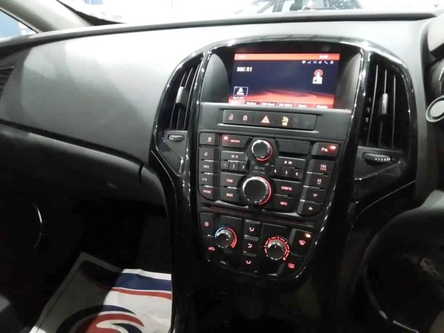 2017 VAUXHALL ASTRA GTC - Photo 6