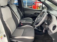 USED 2016 16 TOYOTA YARIS 1.33 Dual VVT-i Design Hatchback 5dr Petrol Manual Euro 6 (99 ps) 
