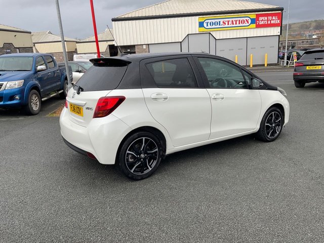 2016 TOYOTA YARIS - Photo 9