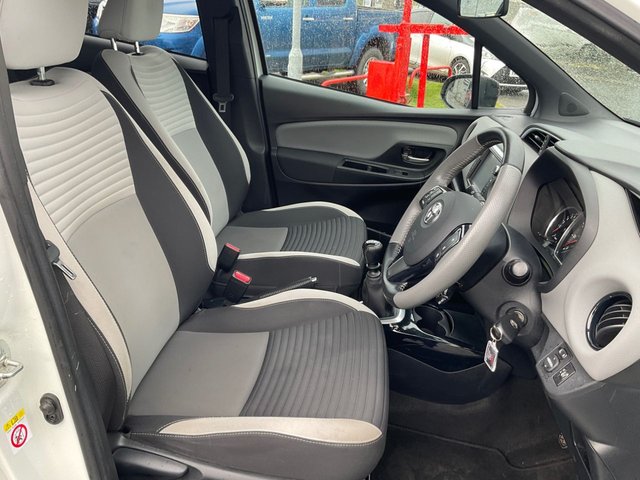 2016 TOYOTA YARIS - Photo 12