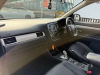USED 2014 64 MITSUBISHI OUTLANDER 2.0h 12kWh GX4hs SUV 5dr Petrol Plug-in Hybrid CVT 4WD Euro 5 (s/s) (200 ps) HEATED FRONT SEATS, CRUISE CONTROL