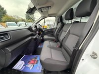 USED 2022 72 RENAULT TRAFIC 2.0 dCi Blue SL28 Business Panel Van 5dr Diesel Manual L1 H1 Euro 6 (s/s) (130 ps) 1 OWNER! FULL SERVICE HISTORY