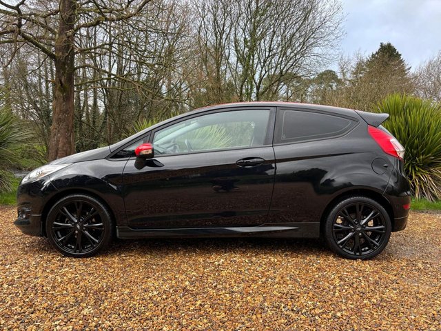 2016 FORD FIESTA 1.0T EcoBoost Zetec S Hatchback 3dr Petrol Manual Euro 6 (s/s) (140 ps) - Photo 5