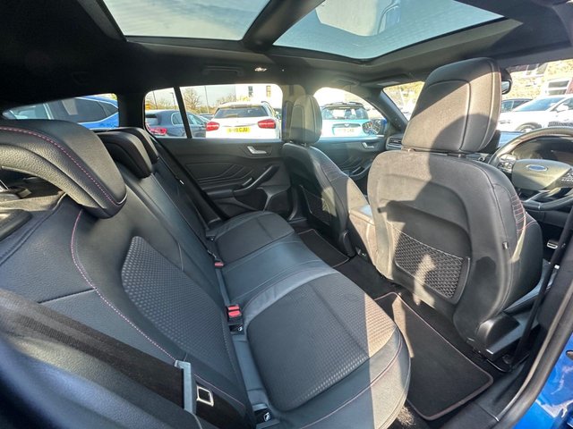 2020 FORD FOCUS - Photo 4