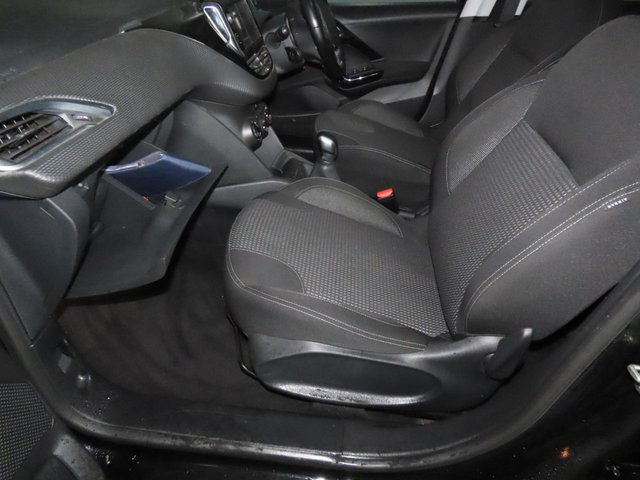 2017 PEUGEOT 208 - Photo 11
