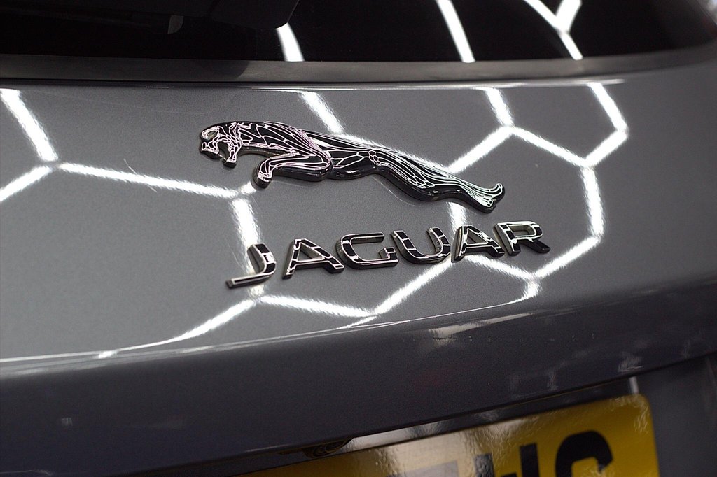 USED 2020 20 JAGUAR F-PACE 2.0 D180 Chequered Flag Auto AWD Euro 6 (s/s) 5dr FREE 12 MONTHS WARRANTY +