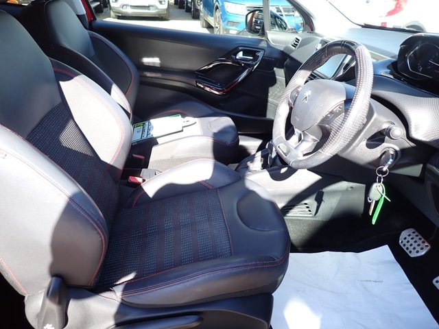 2015 PEUGEOT 208 - Photo 9