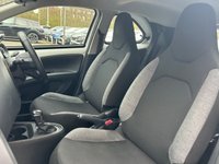 USED 2023 72 TOYOTA AYGO X 1.0 VVT-i Pure Hatchback 5dr Petrol x-shift Euro 6 (s/s) (72 ps) 1 OWNER IMMACULATE EXAMPLE DEALER SERVICED + HIGH SPECIFICATION -NAVIGATION COMPATABLE  +REVERSE PARKING CAMERA + EURO 6