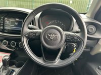 USED 2023 72 TOYOTA AYGO X 1.0 VVT-i Pure Hatchback 5dr Petrol x-shift Euro 6 (s/s) (72 ps) 1 OWNER IMMACULATE EXAMPLE DEALER SERVICED + HIGH SPECIFICATION -NAVIGATION COMPATABLE  +REVERSE PARKING CAMERA + EURO 6