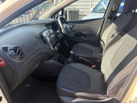 USED 2015 15 RENAULT CAPTUR 1.5 dCi ENERGY Dynamique MediaNav SUV 5dr Diesel Manual Euro 5 (s/s) (90 ps) SAT NAV. DIESEL. &pound;20 ROAD TAX