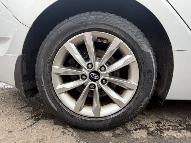 2016 65 HYUNDAI I40 1.7 CRDi Blue Drive SE Nav Tourer 5dr Diesel Manual Euro 6 (s/s) (115 ps) - Photo 11
