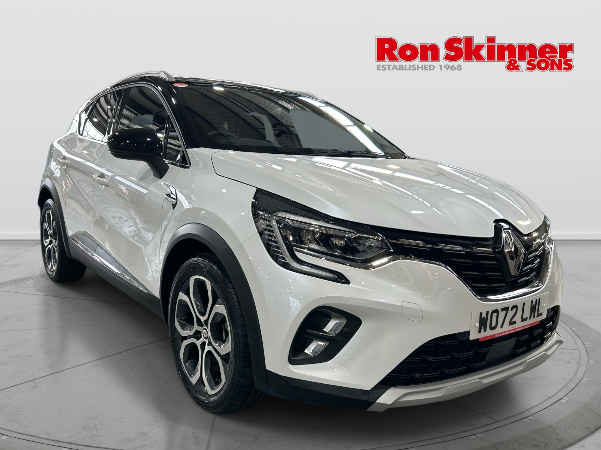 USED 2023 72 RENAULT CAPTUR 1.6 E-TECH 9.8kWh techno SUV 5dr Petrol Plug-in Hybrid Auto Euro 6 (s/s) (160 ps) 