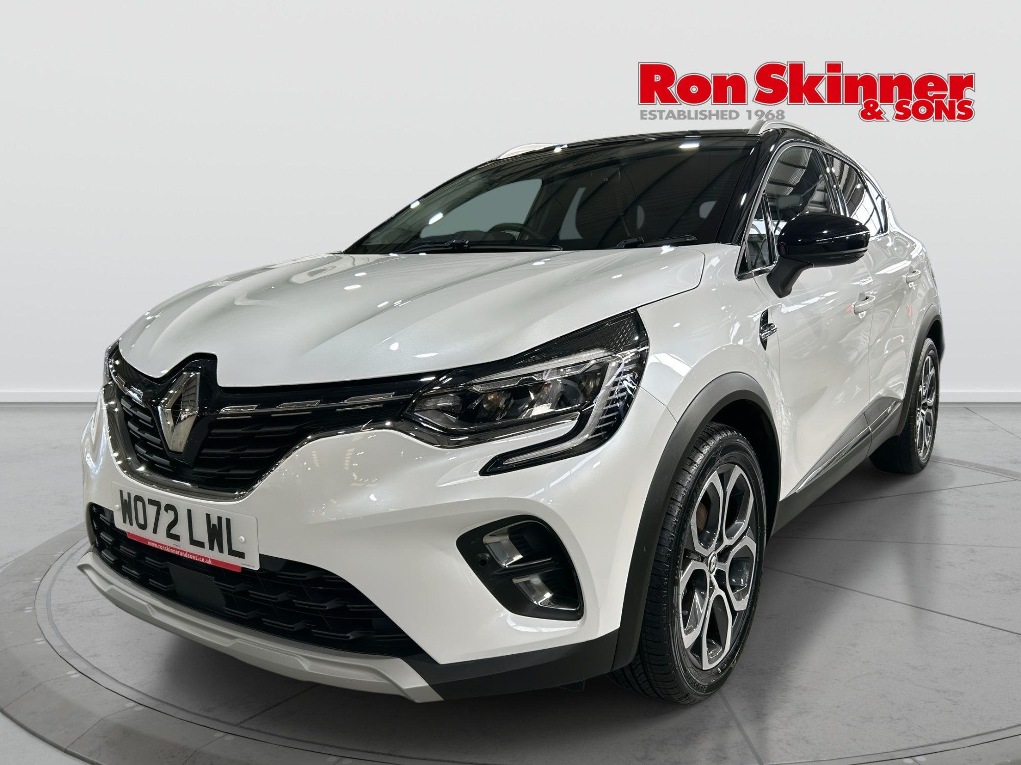 USED 2023 72 RENAULT CAPTUR 1.6 E-TECH 9.8kWh techno SUV 5dr Petrol Plug-in Hybrid Auto Euro 6 (s/s) (160 ps) 