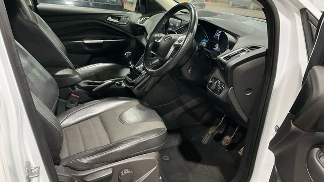 2015 FORD KUGA - Photo 12