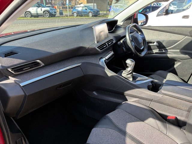 2020 PEUGEOT 3008 - Photo 12