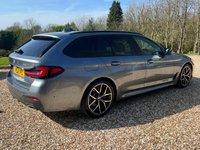 USED 2021 21 BMW 5 SERIES 2.0 520d MHT M Sport Touring 5dr Diesel Hybrid Steptronic Euro 6 (s/s) (190 ps) PRO MEDIA/CAMERA/19 IN ALLOYS/FSH