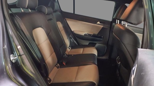 2018 KIA SPORTAGE - Photo 4