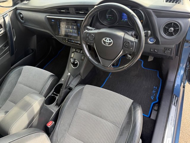 2017 TOYOTA AURIS - Photo 10