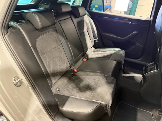 2021 SKODA SUPERB - Photo 6