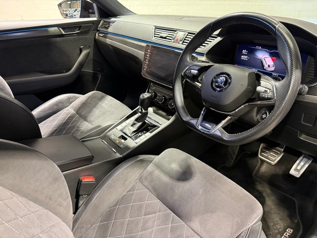 2021 SKODA SUPERB - Photo 3