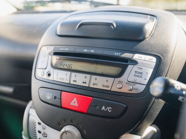 2014 TOYOTA AYGO 1.0 VVT-i Move Hatchback 5dr Petrol Manual Euro 5 (68 ps) - Photo 9