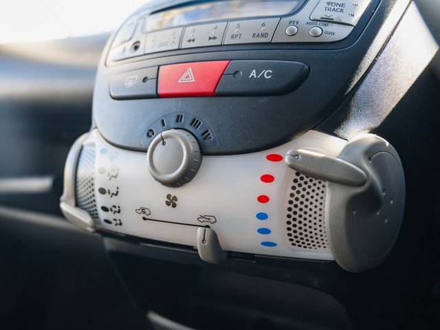 2014 TOYOTA AYGO 1.0 VVT-i Move Hatchback 5dr Petrol Manual Euro 5 (68 ps) - Photo 8