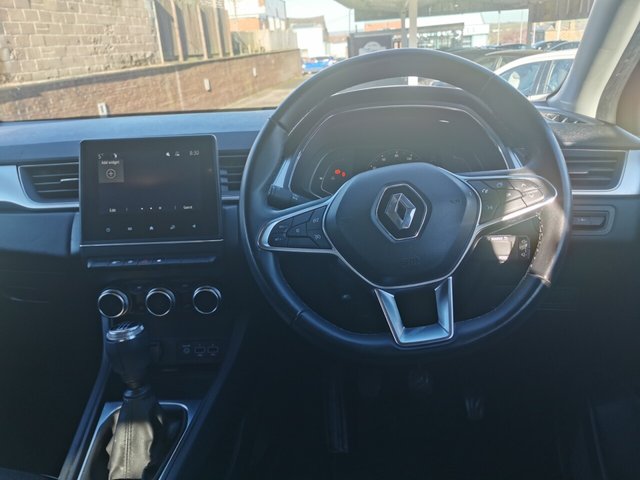 2022 RENAULT CAPTUR - Photo 8