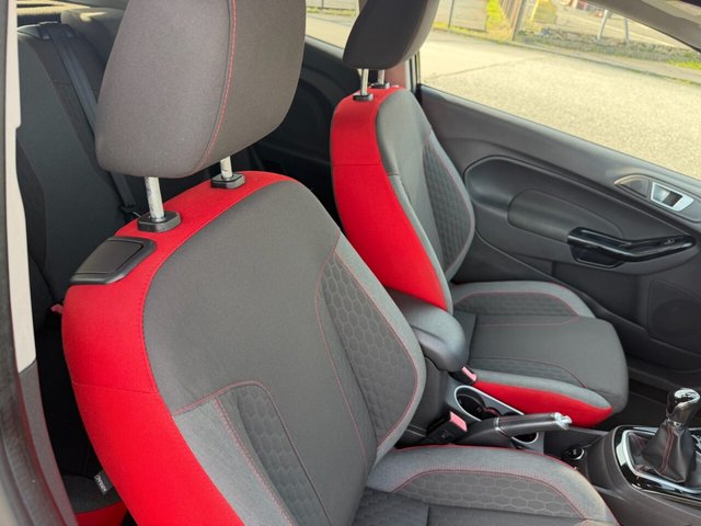 2016 FORD FIESTA - Photo 11