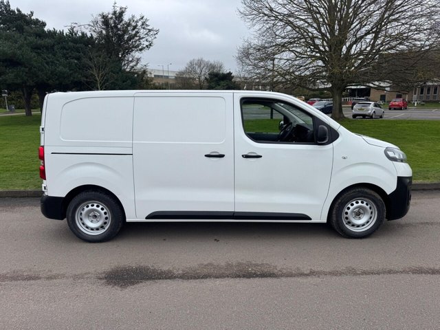 2020 VAUXHALL VIVARO - Photo 9