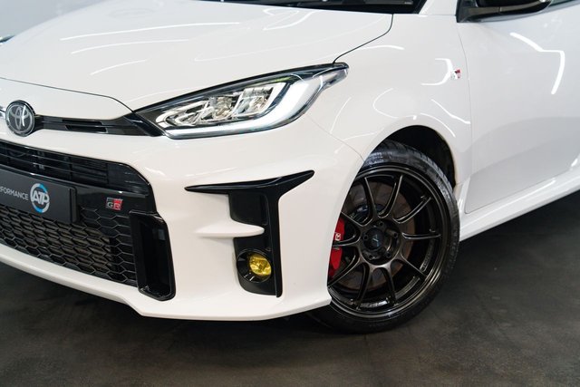 2021 TOYOTA YARIS - Photo 3