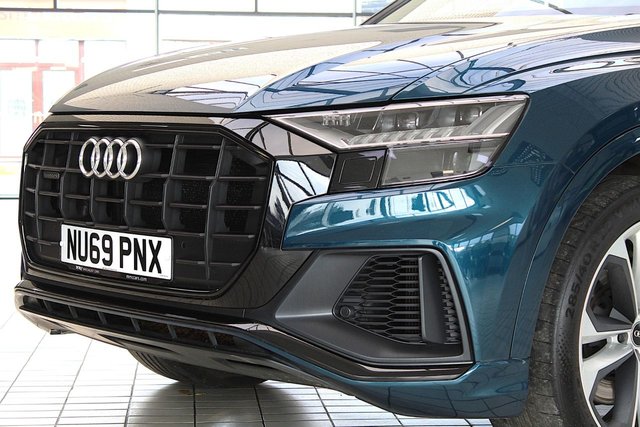 View our AUDI Q8