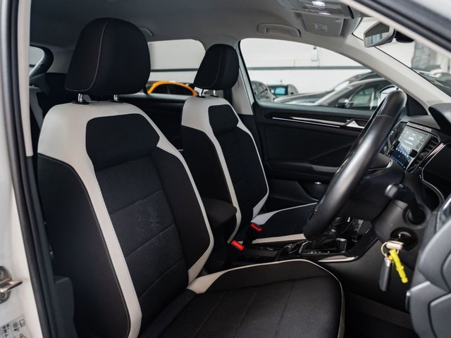 2018 Volkswagen T-Roc 2L Sel 5dr - Photo 5