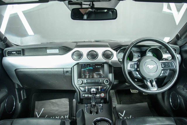 2019 FORD MUSTANG - Photo 2