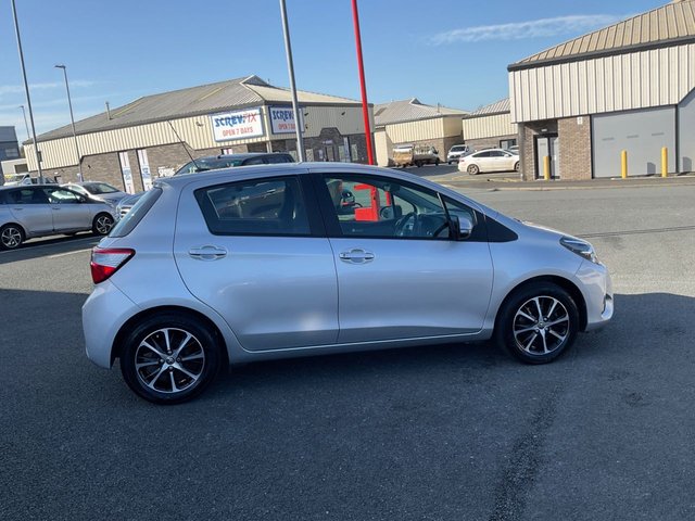 2018 TOYOTA YARIS - Photo 12