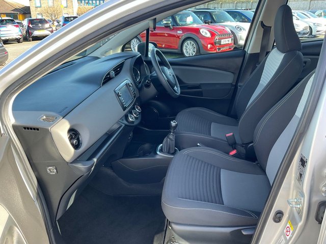 2018 TOYOTA YARIS - Photo 11