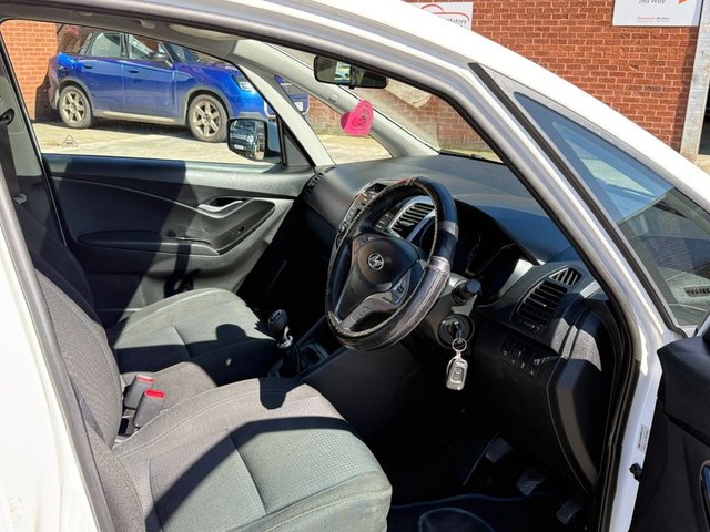 2014 HYUNDAI IX20 - Photo 5