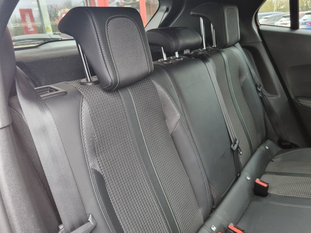 2021 PEUGEOT 2008 - Photo 6