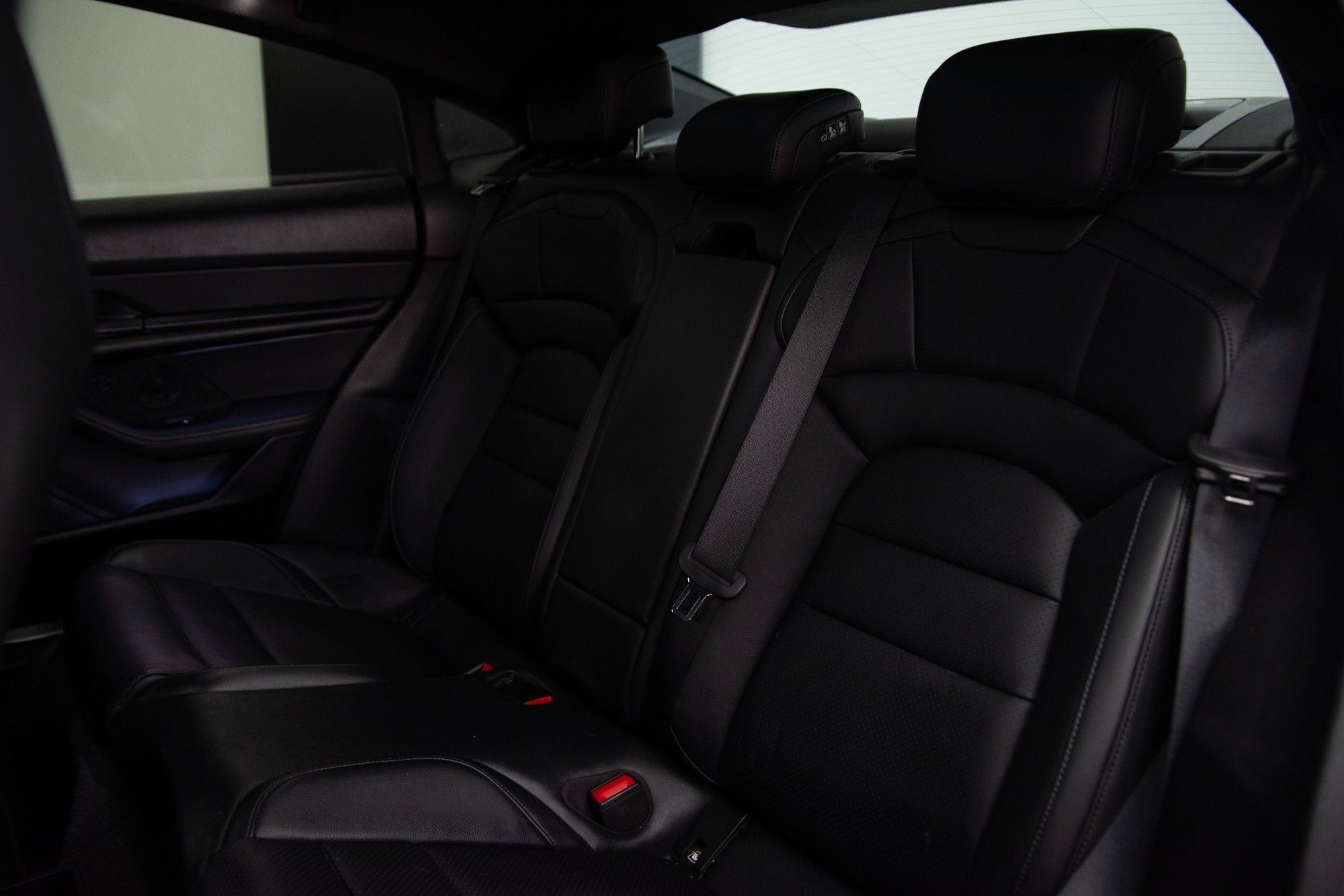 USED 2023 23 PORSCHE TAYCAN Performance Plus 93.4kWh 4S Saloon  