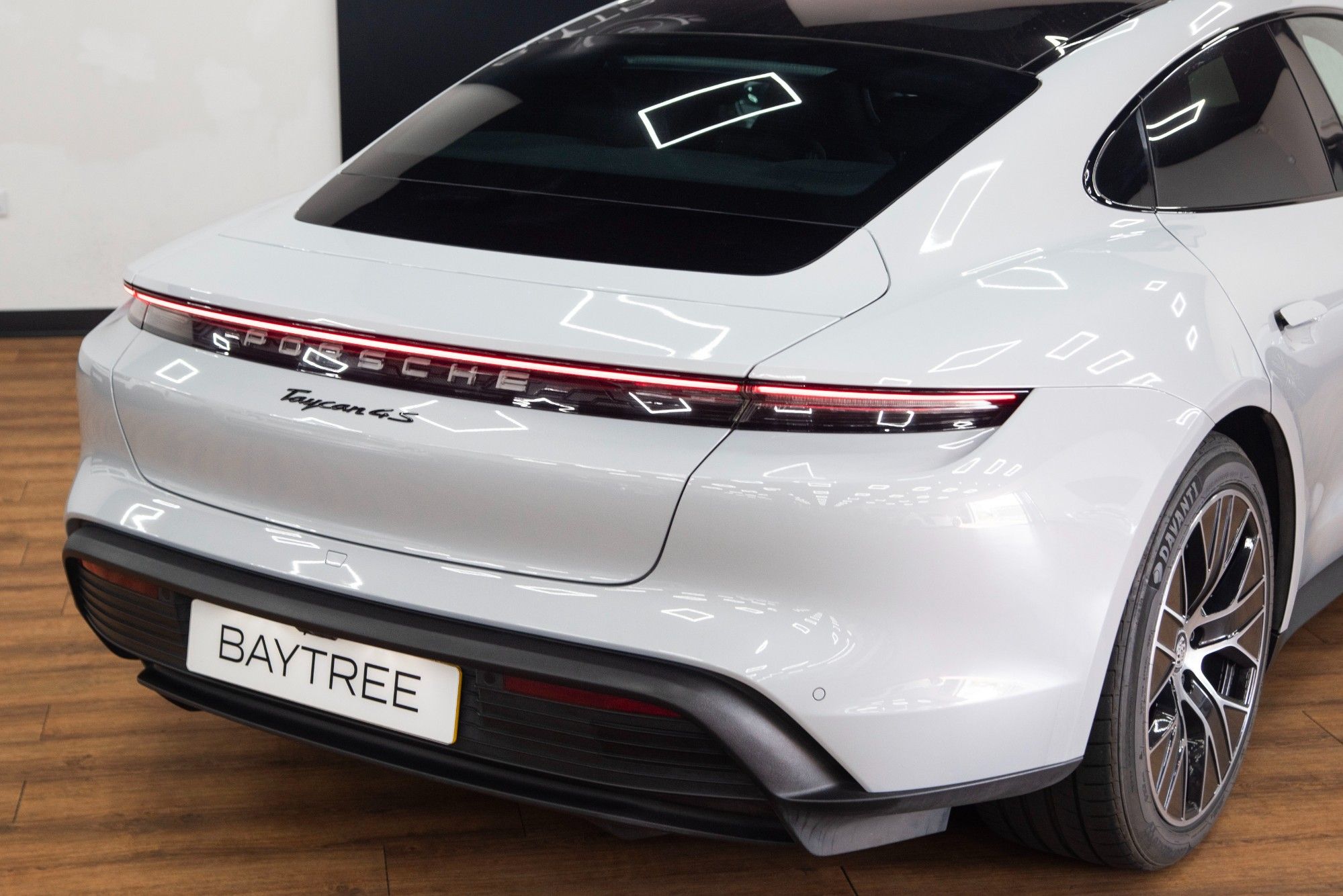 USED 2023 23 PORSCHE TAYCAN Performance Plus 93.4kWh 4S Saloon  