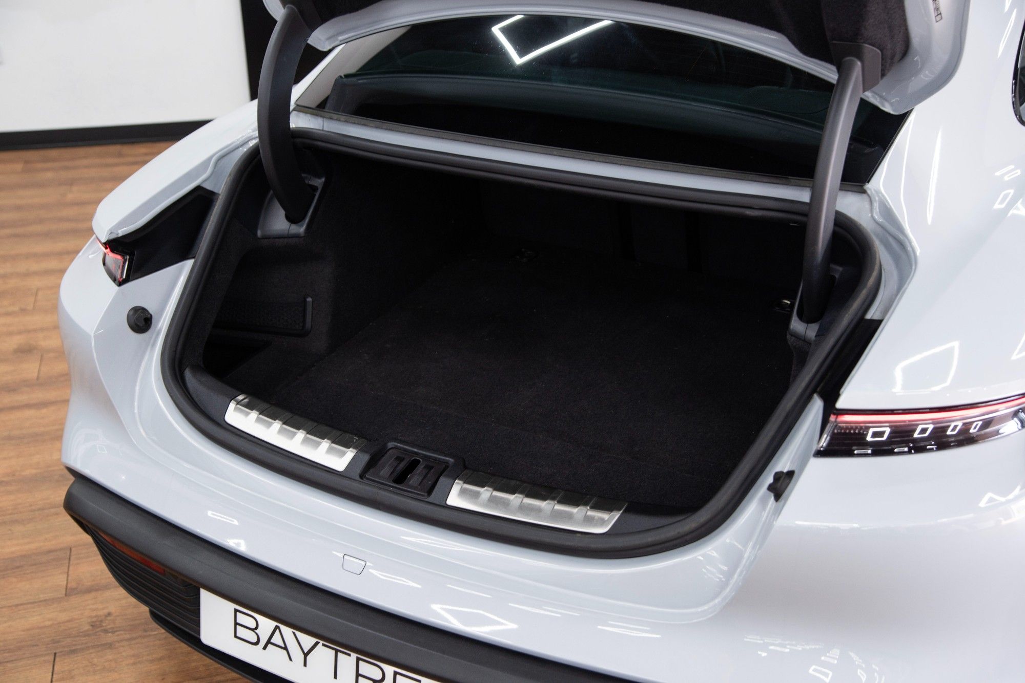 USED 2023 23 PORSCHE TAYCAN Performance Plus 93.4kWh 4S Saloon  