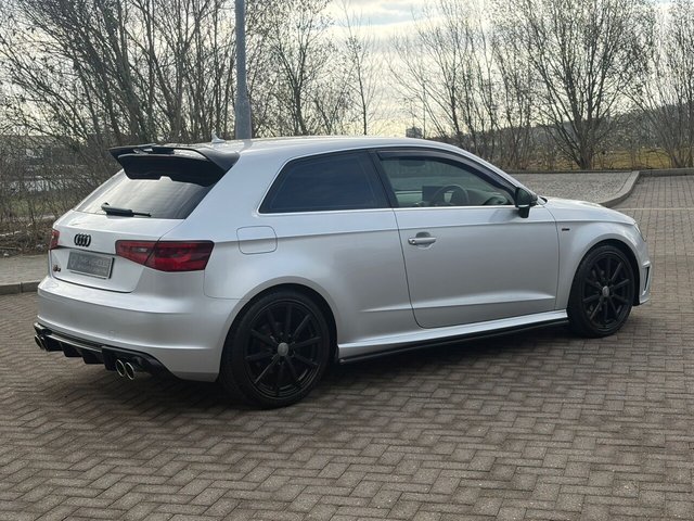 AUDI A3 2.0 TDI S line Hatchback 3dr Diesel Manual Euro 5 (s/s) (150 ps) - Photo 4