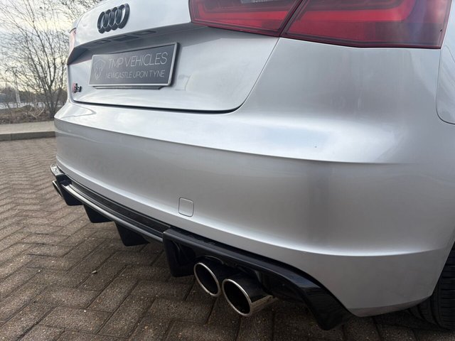AUDI A3 2.0 TDI S line Hatchback 3dr Diesel Manual Euro 5 (s/s) (150 ps) - Photo 11