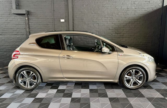 2013 PEUGEOT 208 - Photo 8